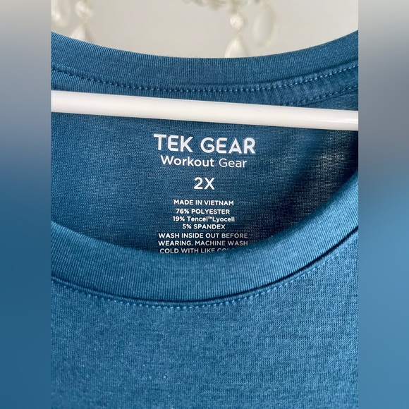 Women’s Tek Gear Workout Top 2X - Picture 3 of 4